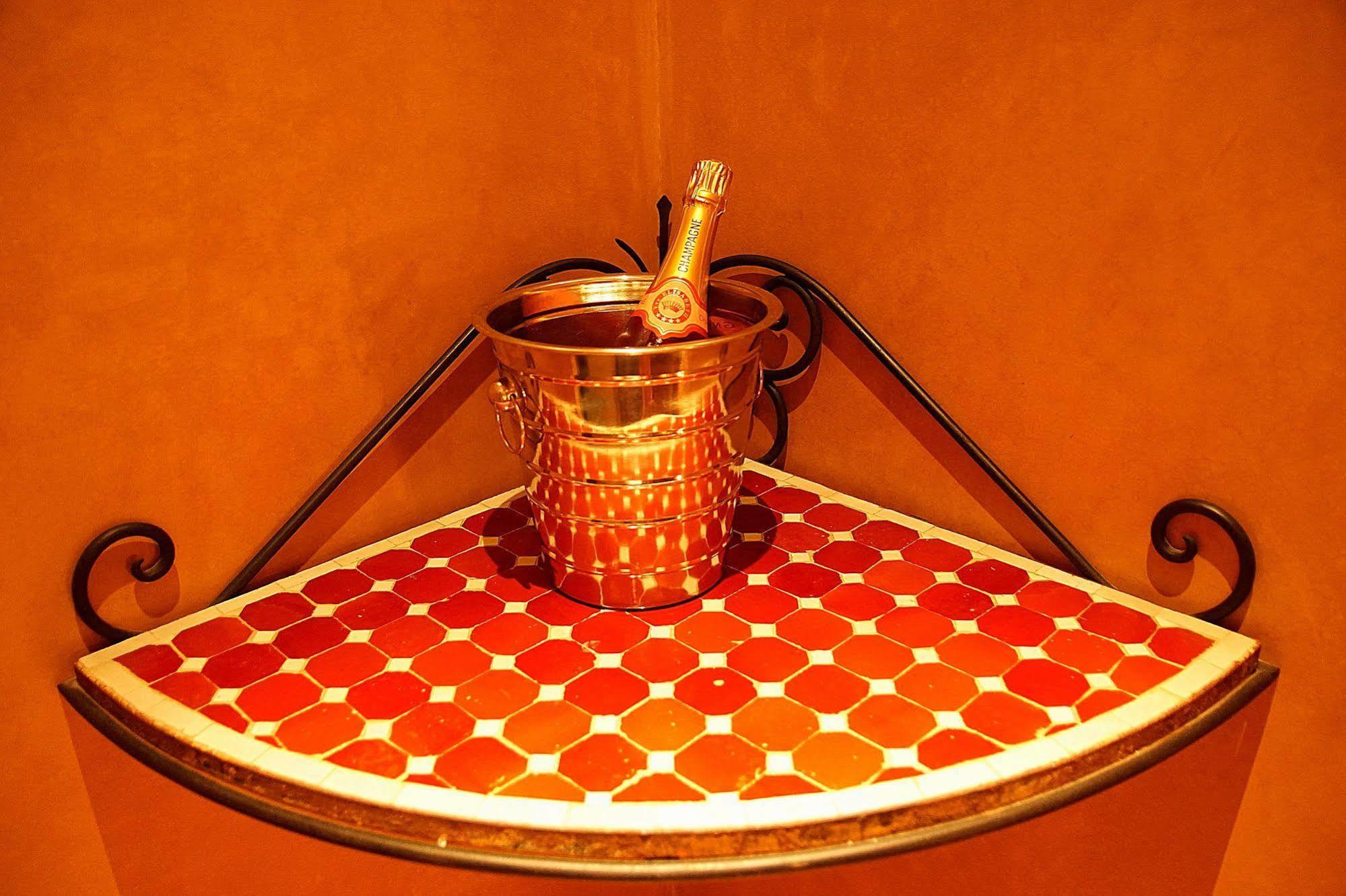 Hotel Riad Liegi Esterno foto